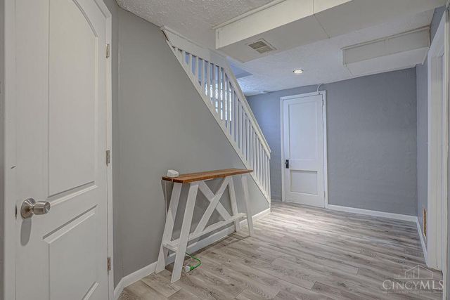 2635 Ocosta Avenue, Cincinnati, OH 45211