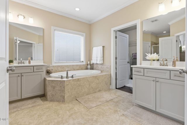 36 Peninsula Court, Clayton, NC 27520