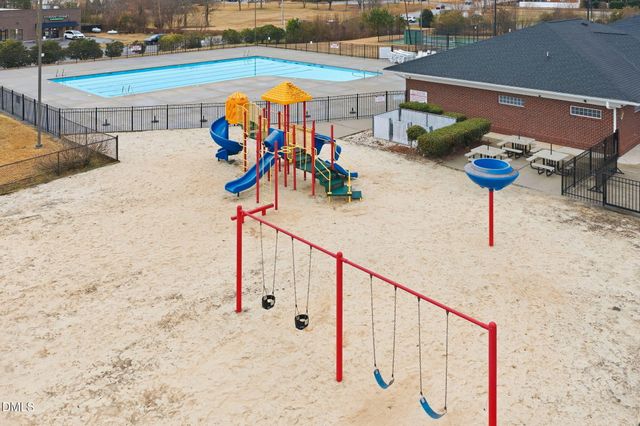 36 Peninsula Court, Clayton, NC 27520