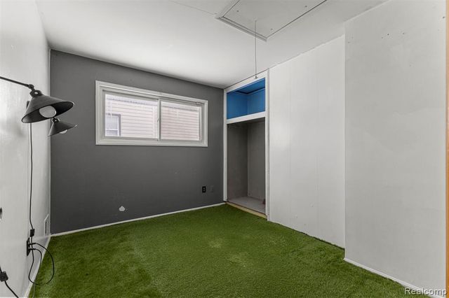 3907 Detroit Street, Dearborn Heights, MI 48125