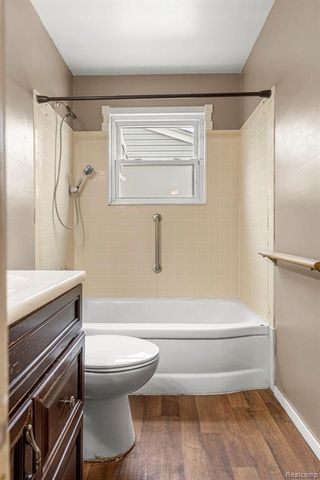 3907 Detroit Street, Dearborn Heights, MI 48125