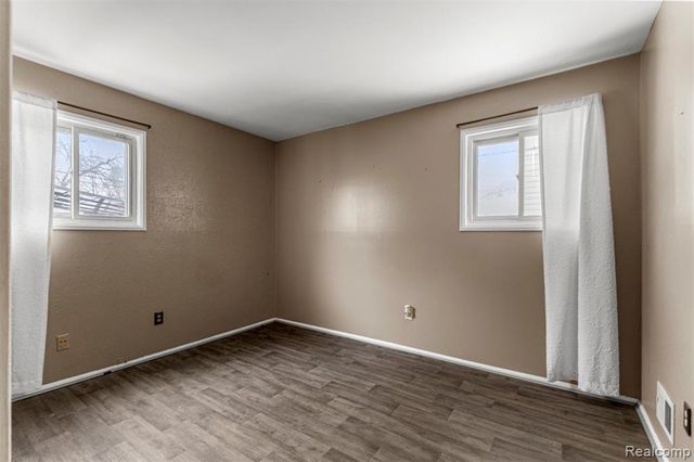 3907 Detroit Street, Dearborn Heights, MI 48125