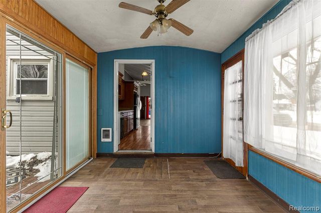 3907 Detroit Street, Dearborn Heights, MI 48125