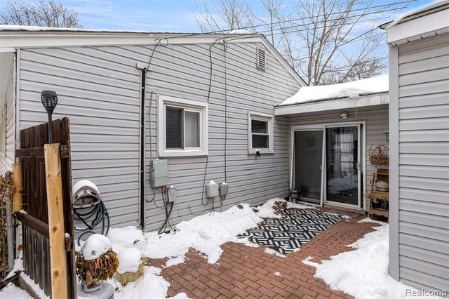 3907 Detroit Street, Dearborn Heights, MI 48125