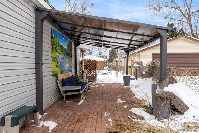 3907 Detroit Street, Dearborn Heights, MI 48125