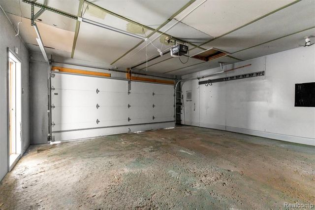 3907 Detroit Street, Dearborn Heights, MI 48125