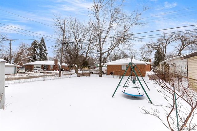3907 Detroit Street, Dearborn Heights, MI 48125