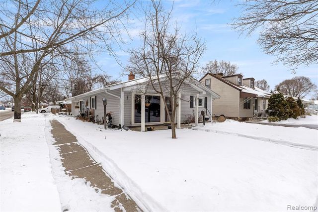 3907 Detroit Street, Dearborn Heights, MI 48125