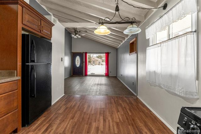 3907 Detroit Street, Dearborn Heights, MI 48125