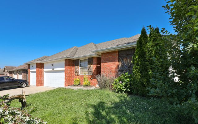 5441 Basswood Court West, Springfield, MO 65802