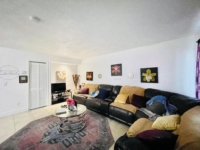 400 NW 65th Avenue 114, Margate, FL 33063