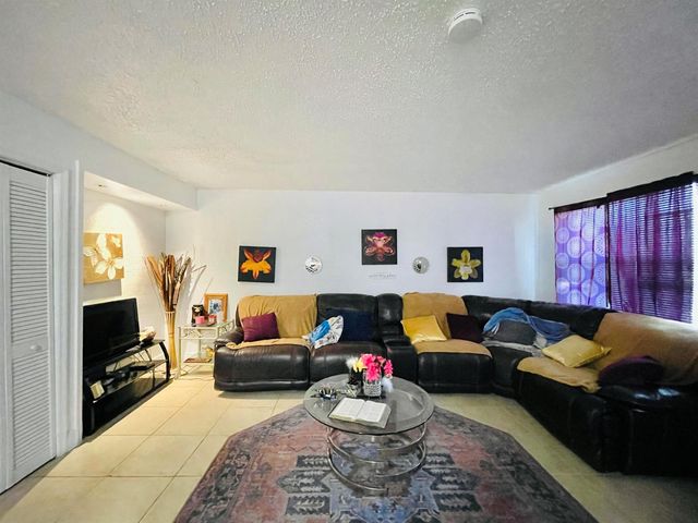 400 NW 65th Avenue 114, Margate, FL 33063