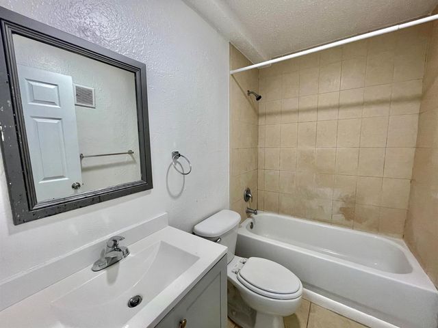 400 NW 65th Avenue 114, Margate, FL 33063