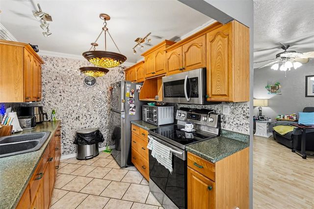 8402 111TH STREET N 101, Seminole, FL 33772