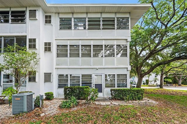 8402 111TH STREET N 101, Seminole, FL 33772