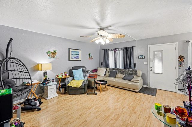 8402 111TH STREET N 101, Seminole, FL 33772