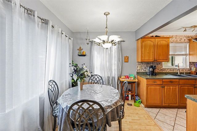 8402 111TH STREET N 101, Seminole, FL 33772