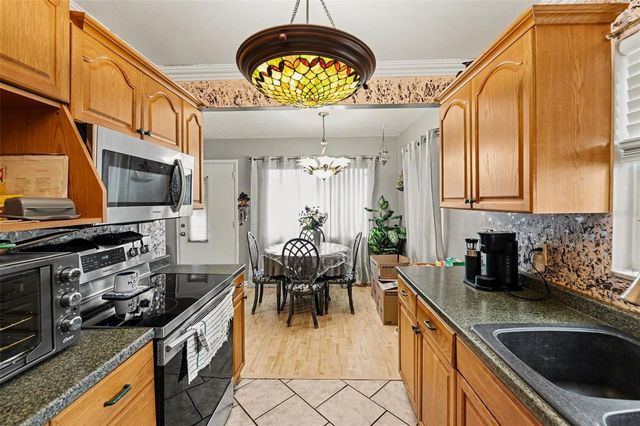 8402 111TH STREET N 101, Seminole, FL 33772