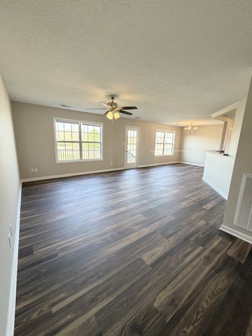 1276 Archwood Dr, Clarksville, TN 37042