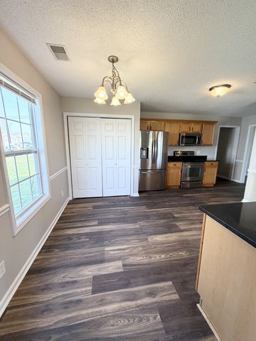 1276 Archwood Dr, Clarksville, TN 37042