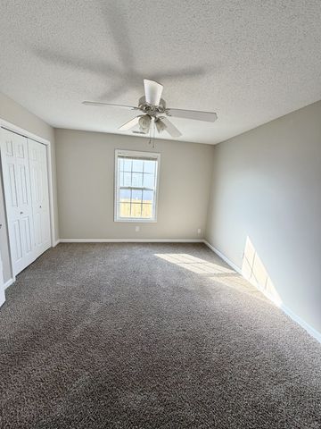 1276 Archwood Dr, Clarksville, TN 37042