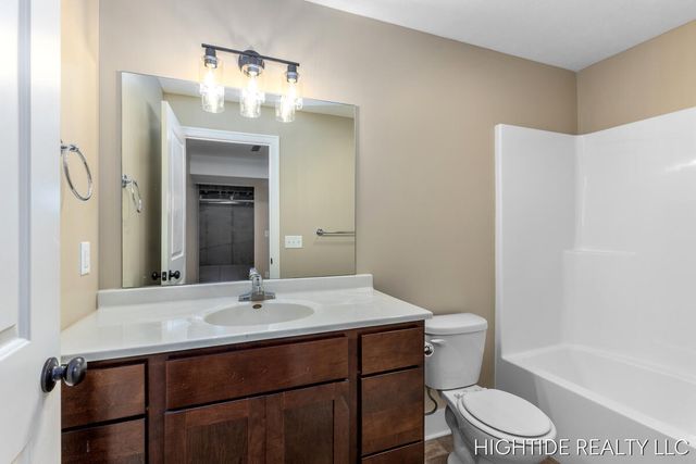 644 Wren Court, Middleville, MI 49333