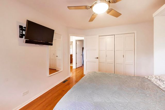 2810 N WOLCOTT Avenue 2810, Chicago, IL 60657
