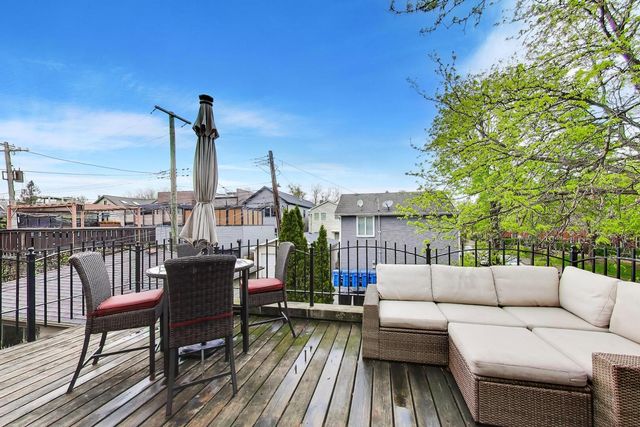 2810 N WOLCOTT Avenue 2810, Chicago, IL 60657