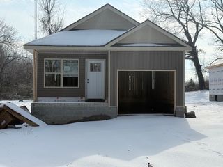 135 Illinois Ave, Oak Grove, KY 42262