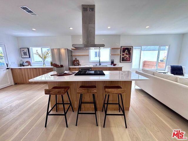 6018 S Harcourt Avenue, Los Angeles, CA 90043