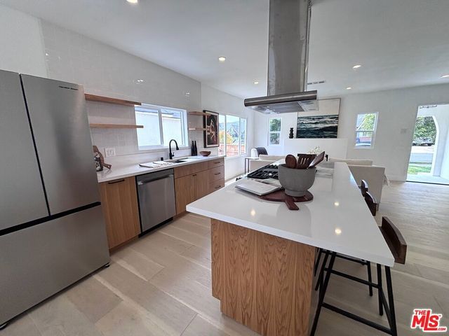 6018 S Harcourt Avenue, Los Angeles, CA 90043