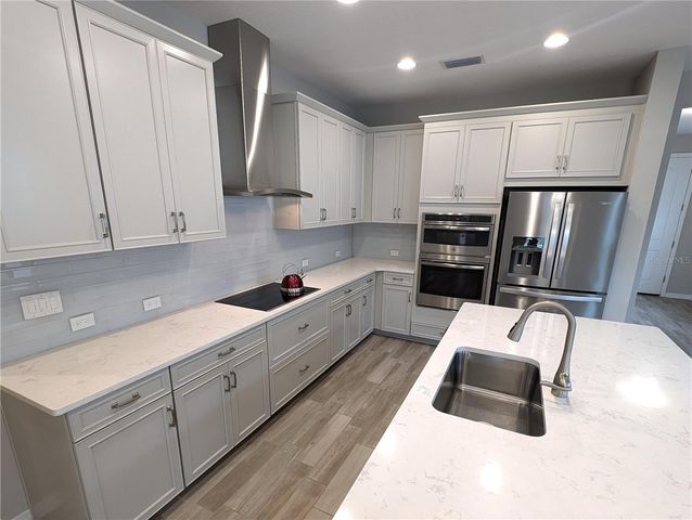 8545 CACHE DRIVE, Sarasota, FL 34240