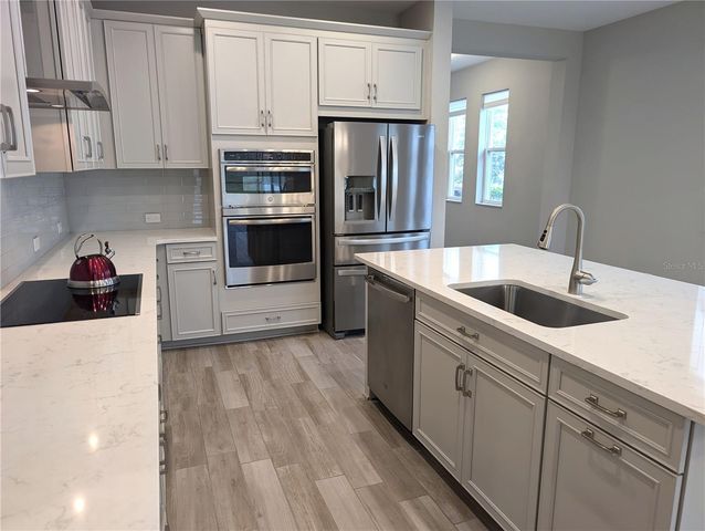 8545 CACHE DRIVE, Sarasota, FL 34240