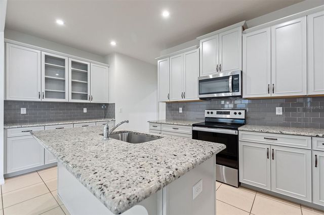 2500 AVIAN LOOP, Kissimmee, FL 34741