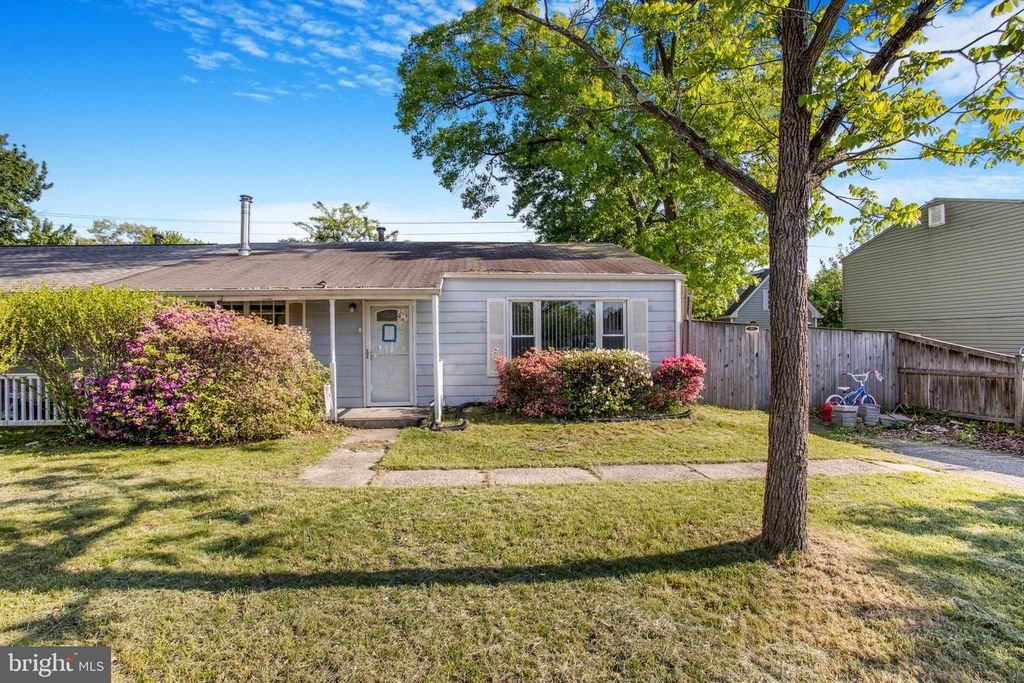 Image 18 of property listing at 1073 KINGS RD, Pasadena, MD 21122