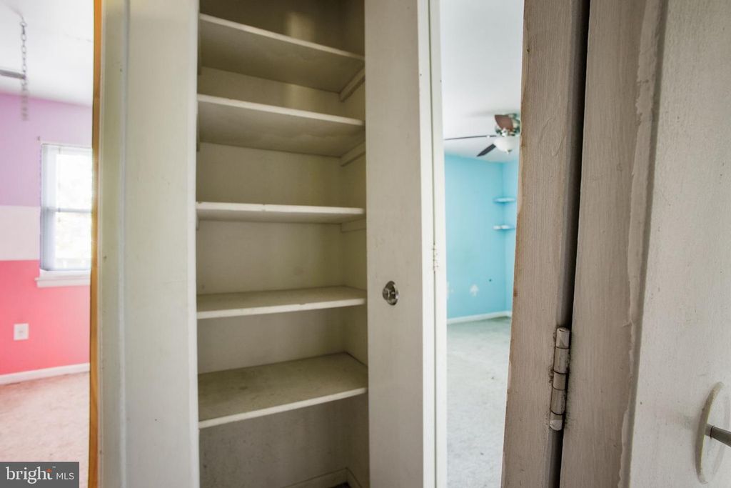 Image 20 of property listing at 1073 KINGS RD, Pasadena, MD 21122