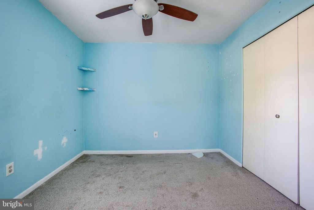 Image 22 of property listing at 1073 KINGS RD, Pasadena, MD 21122