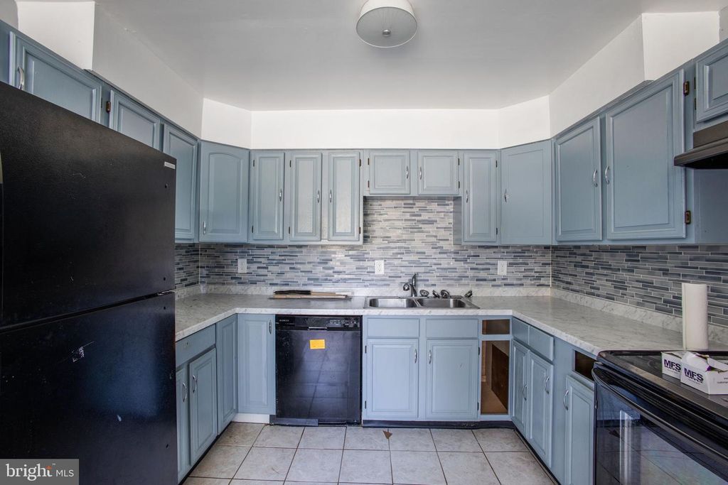 Image 39 of property listing at 1073 KINGS RD, Pasadena, MD 21122