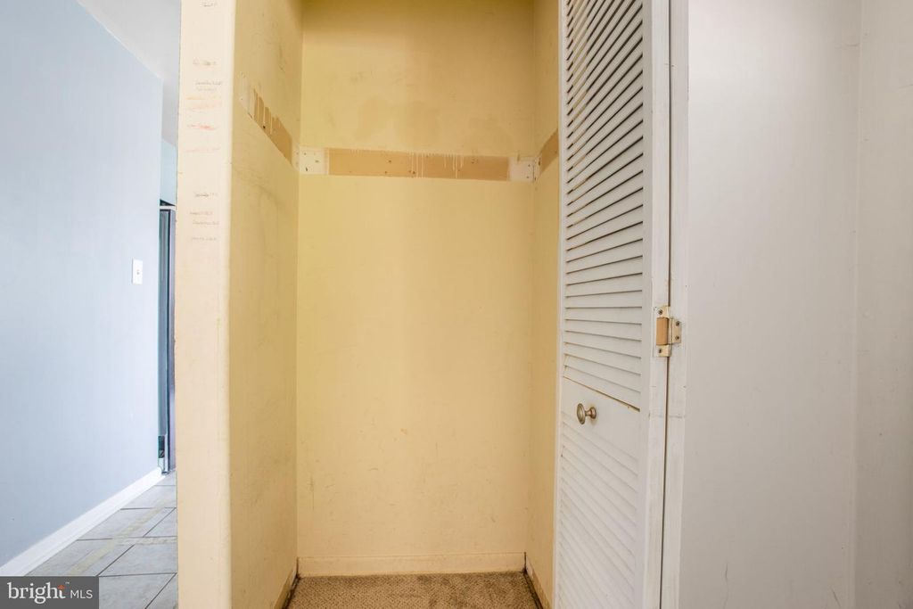 Image 40 of property listing at 1073 KINGS RD, Pasadena, MD 21122