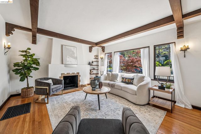 21 Portsmouth Road, Piedmont, CA 94610