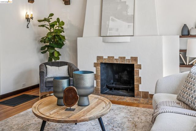 21 Portsmouth Road, Piedmont, CA 94610