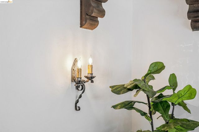 21 Portsmouth Road, Piedmont, CA 94610