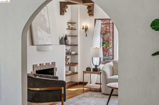 21 Portsmouth Road, Piedmont, CA 94610