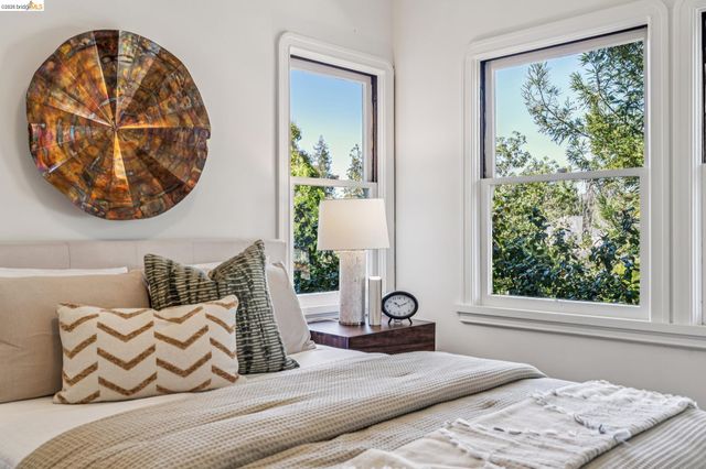 21 Portsmouth Road, Piedmont, CA 94610