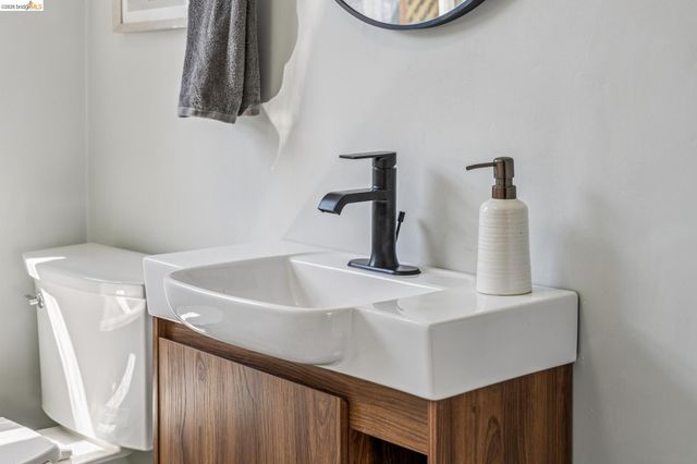 21 Portsmouth Road, Piedmont, CA 94610