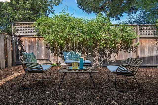 21 Portsmouth Road, Piedmont, CA 94610