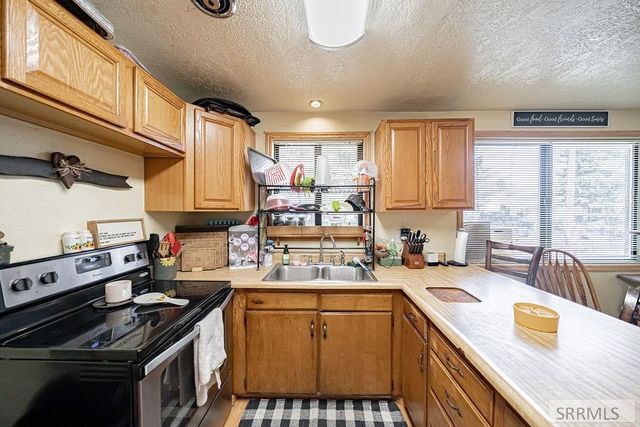 2204 Logan Drive, Idaho Falls, ID 83401