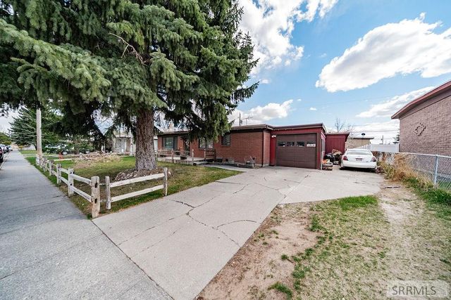 2204 Logan Drive, Idaho Falls, ID 83401