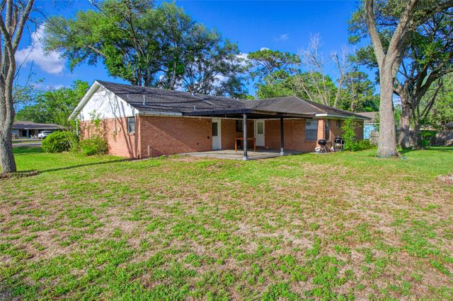 1618 Bernie Avenue, Rosenberg, TX 77471