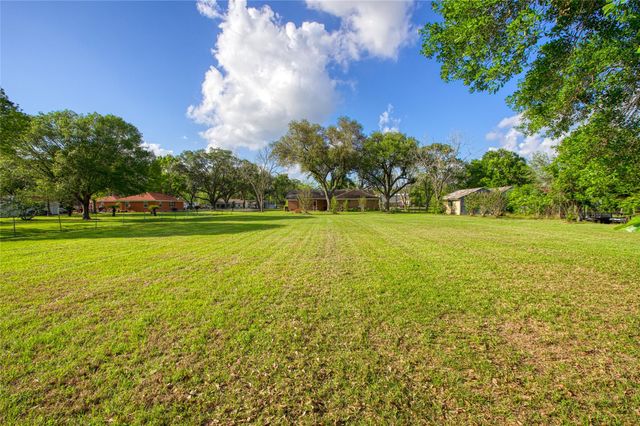 1618 Bernie Avenue, Rosenberg, TX 77471